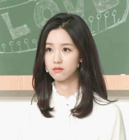 中國十大90后女明星排行榜，鄭爽感情一波三折，迪麗熱巴美若天仙
