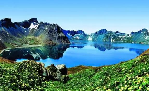 長白山的地理位置與環境是怎樣的？長白山北坡和西坡哪個好玩