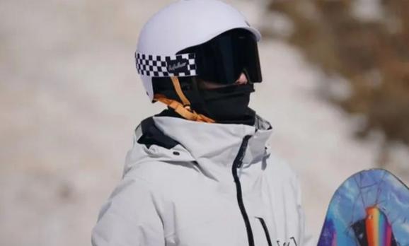 滑雪服能當(dāng)沖鋒衣穿嗎？滑雪服面料是什么